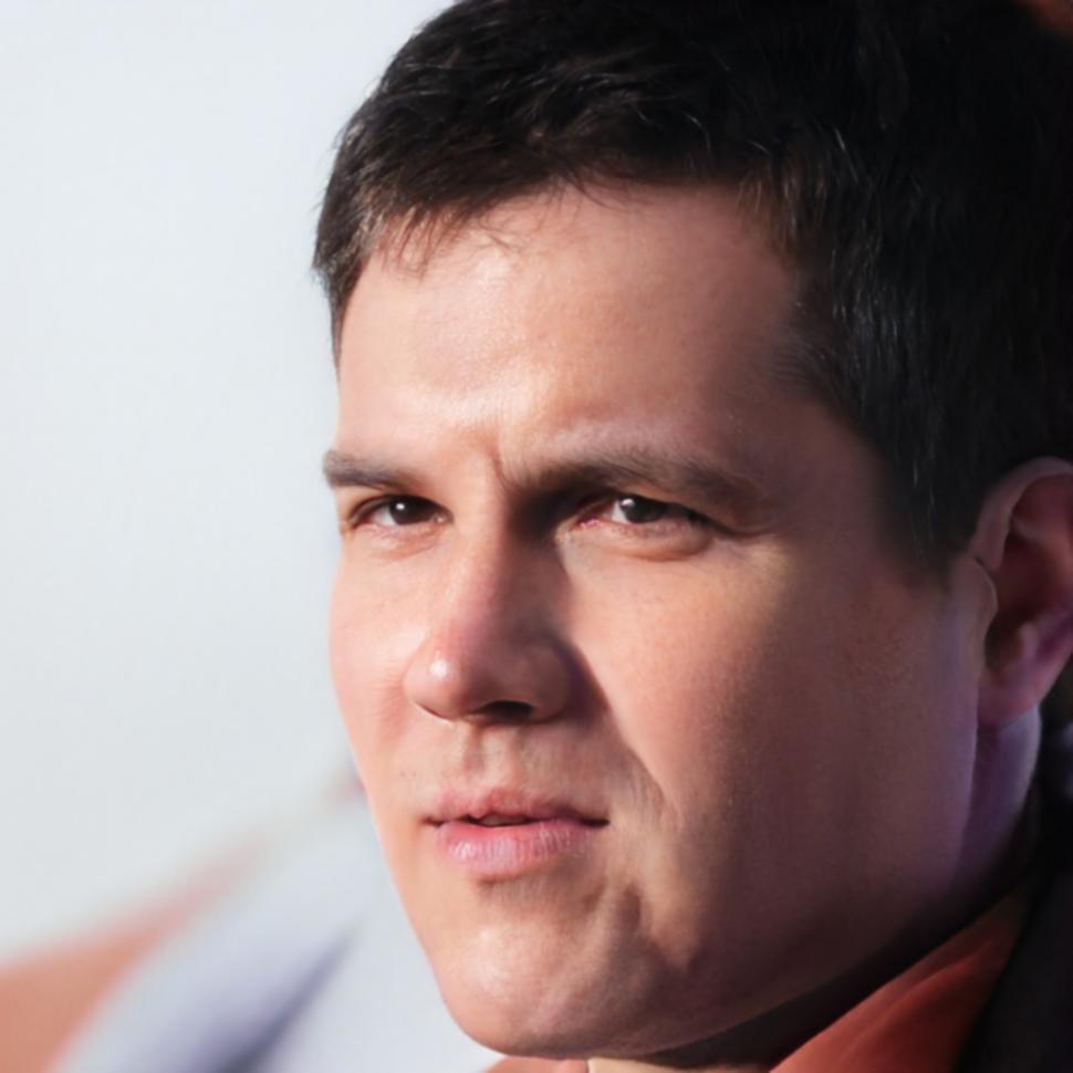 Portrait of Kasper Lindström, Senior Financial Educator